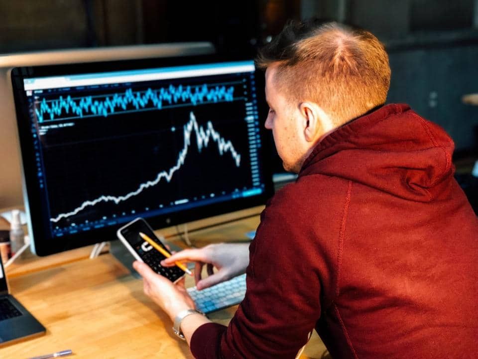 Como investir em ações